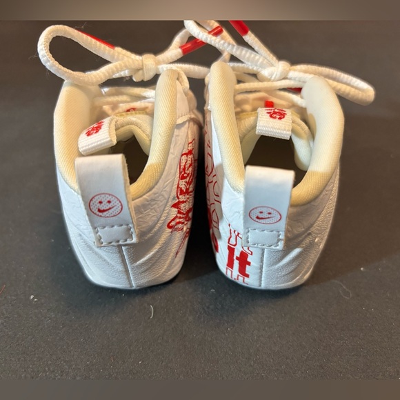 Nike Baby White and Red Walker Shoes EUC - Picture 3 of 7